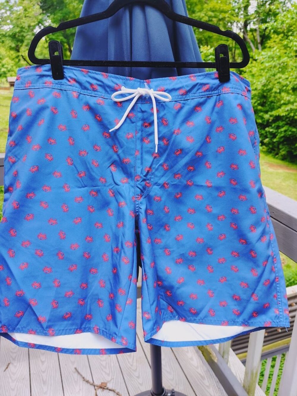 St John’s Bay XXL Swim Trunks Blue Crab Print 9” Inseam NWT Flawed